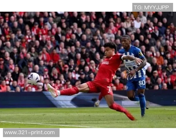 英超联赛即将重启,球员们准备迎接激烈的竞争和挑战 英超联赛即将重启,球员们准备迎接激烈的竞争和挑战