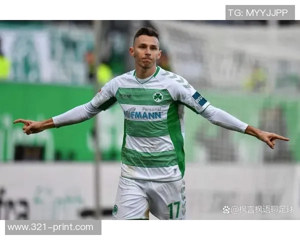 沙尔克04稳操胜券，大胜汉堡保持不败势头