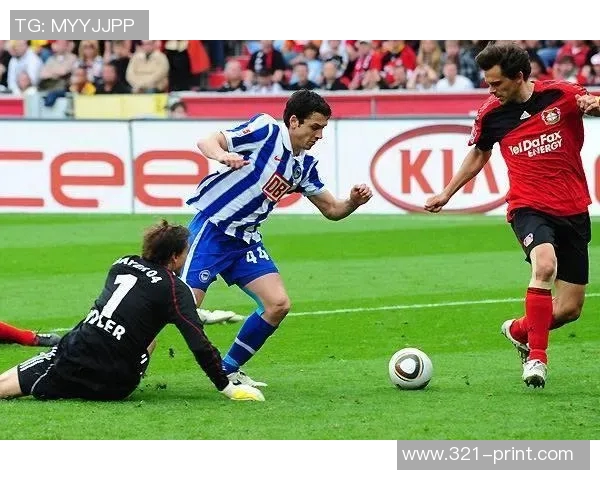 沙尔克04遭遇两连败，主场不敌柏林赫塔，球迷心情低落